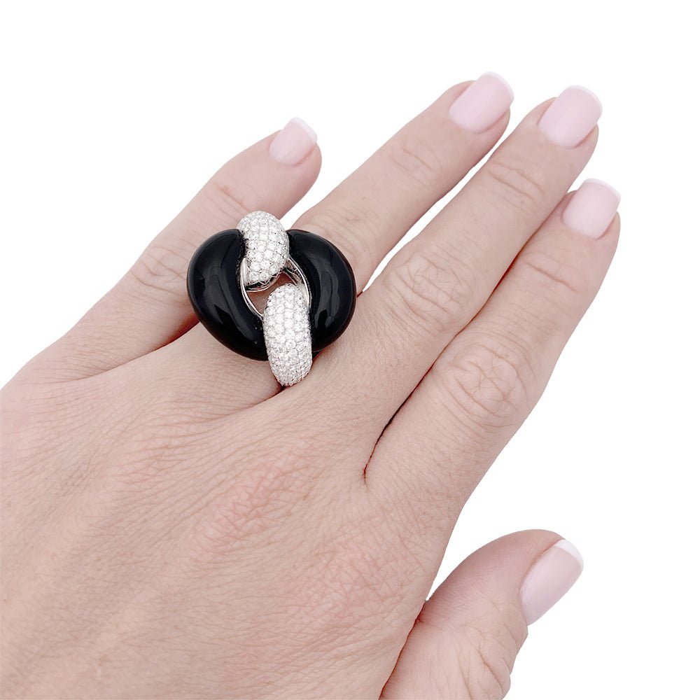 Bague VICTORIA CASAL or blanc, onyx et diamants. - Castafiore