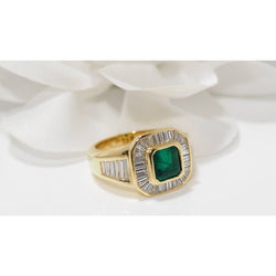 Bague vintage en or jaune, émeraude et diamants - Castafiore