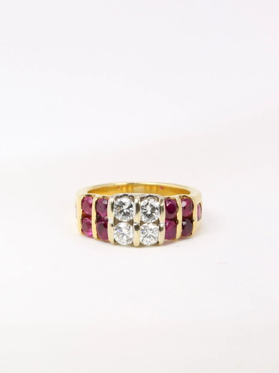 Bague vintage en or, rubis et diamants - Castafiore