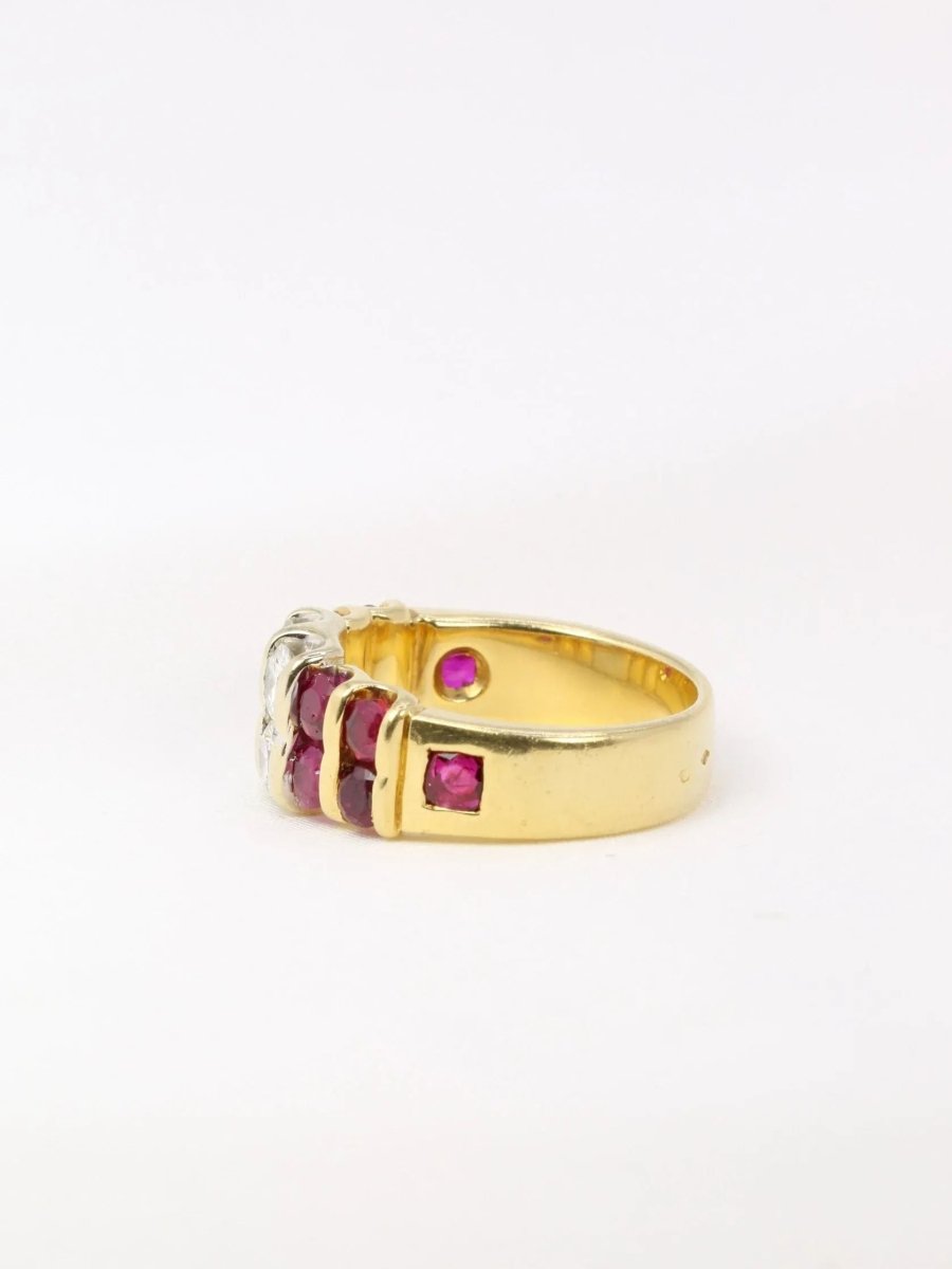 Bague vintage en or, rubis et diamants - Castafiore