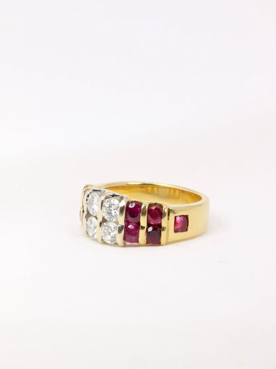 Bague vintage en or, rubis et diamants - Castafiore