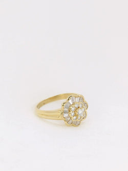 Bague vintage fleur en or et diamants baguette - Castafiore