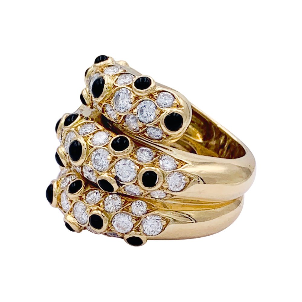 Bague vintage or jaune, diamants et onyx. - Castafiore