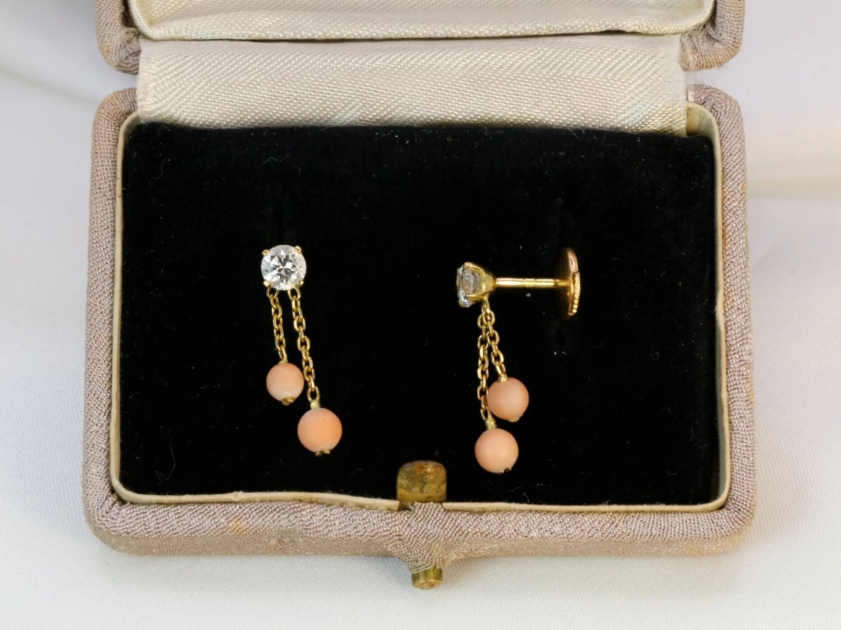 Boucle d’oreilles vintage en or, diamants taille ancienne et billes de corail - Castafiore