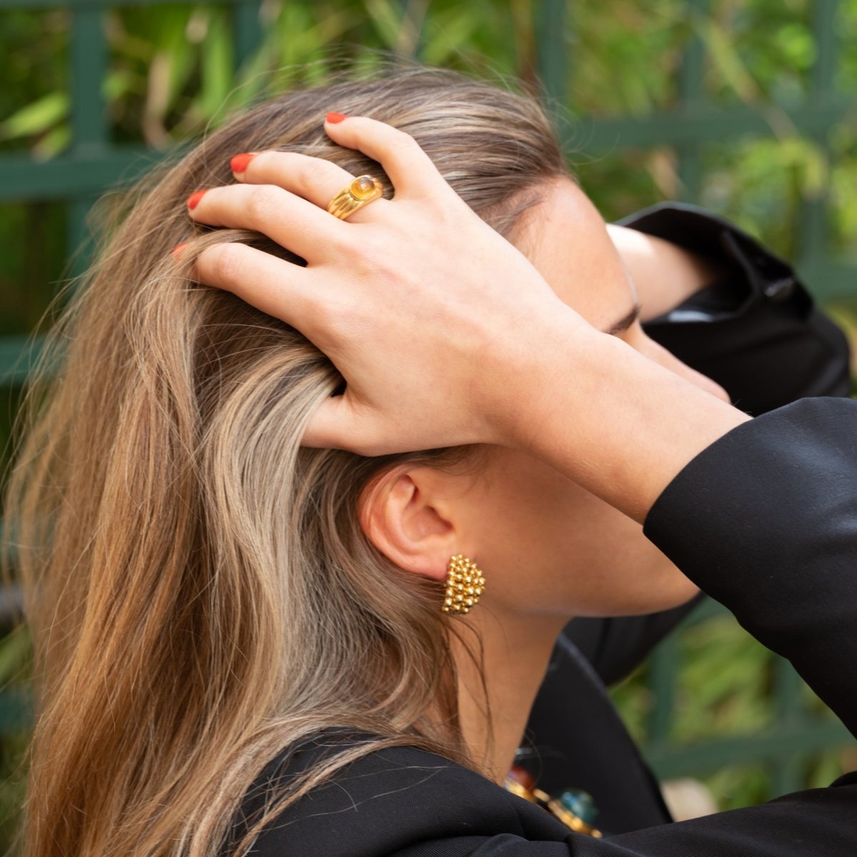 Boucles d'oreilles BOUCHERON en or jaune et perles - Castafiore