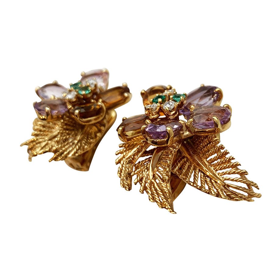 Boucles d'oreilles BOUCHERON "Fleur" or jaune et platine, pierres de couleur - Castafiore