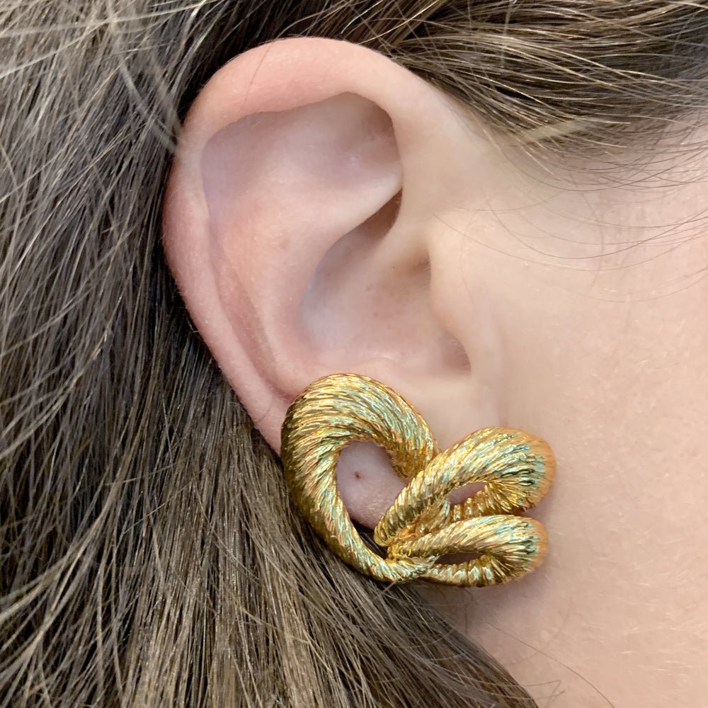 Boucles d'oreilles BOUCHERON vintage en or jaune - Castafiore
