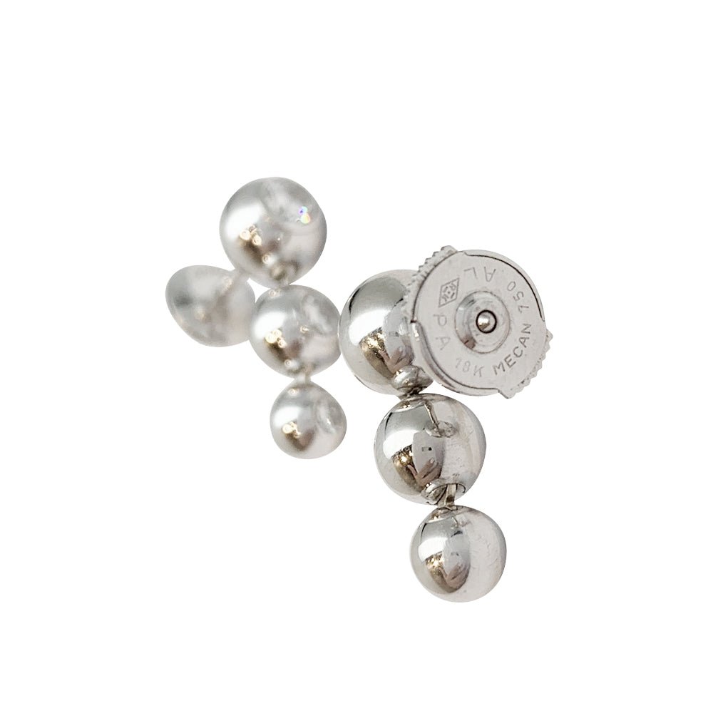 Boucles d'oreilles CARTIER, "Perles de diamants", en or blanc, diamants - Castafiore
