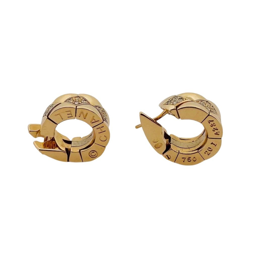 Boucles d'oreilles CHANEL en or jaune et diamants - Castafiore