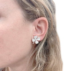 Boucles d'oreilles Clips FRED "Trèfles", en or blanc et diamants - Castafiore