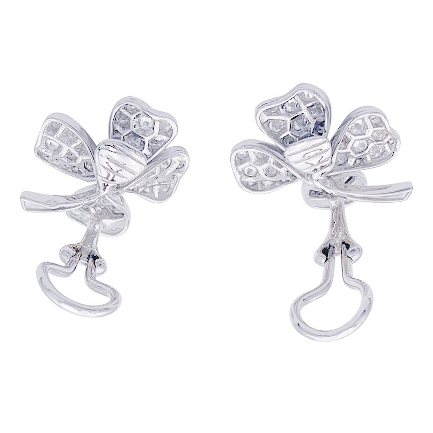 Boucles d'oreilles Clips FRED "Trèfles", en or blanc et diamants - Castafiore