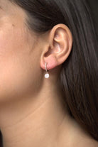 Boucles d'oreilles Créoles GINETTE NY "Solo Mini Diamond Ever Hoop" en or jaune et diamants - Castafiore