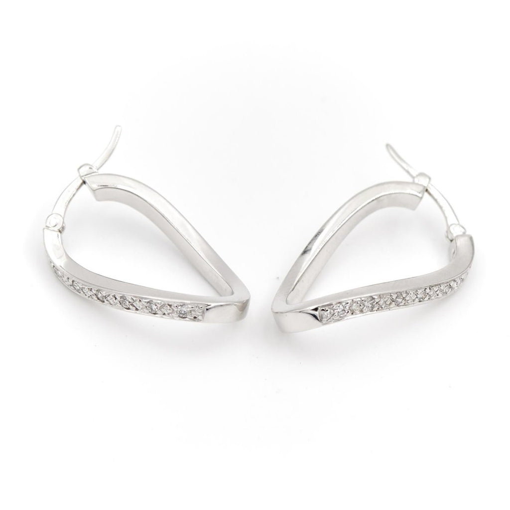 Boucles d'oreilles Créoles ondulées en or blanc et diamants - Castafiore