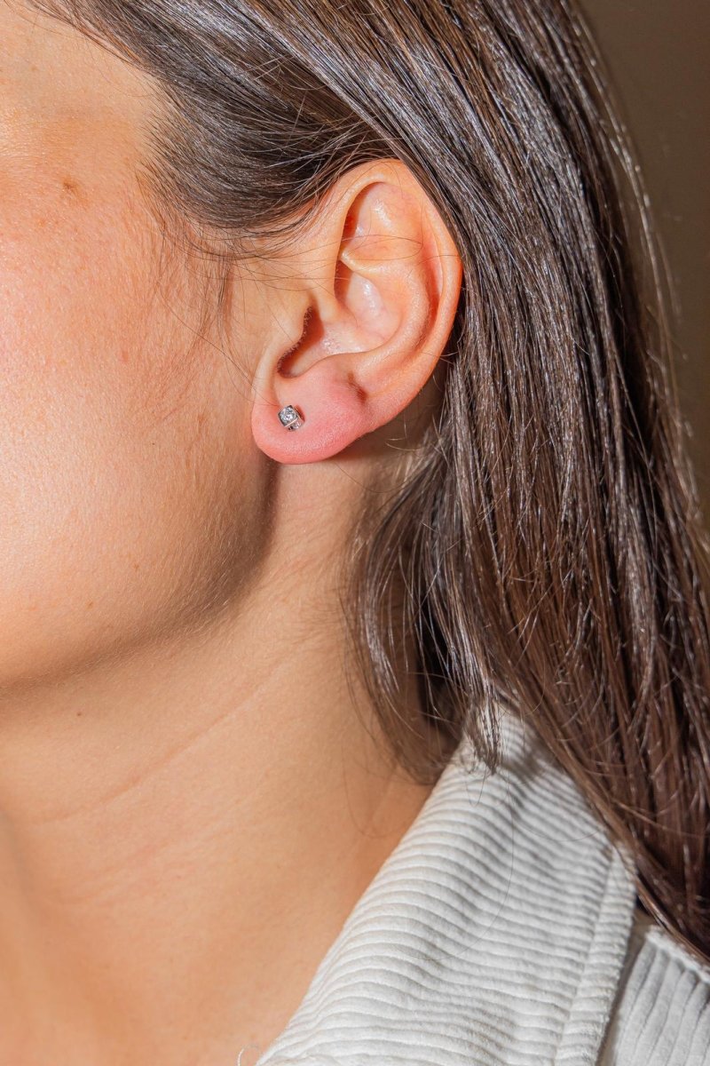 Boucles d'oreilles DINH VAN puces le cube en or blanc et diamants - Castafiore