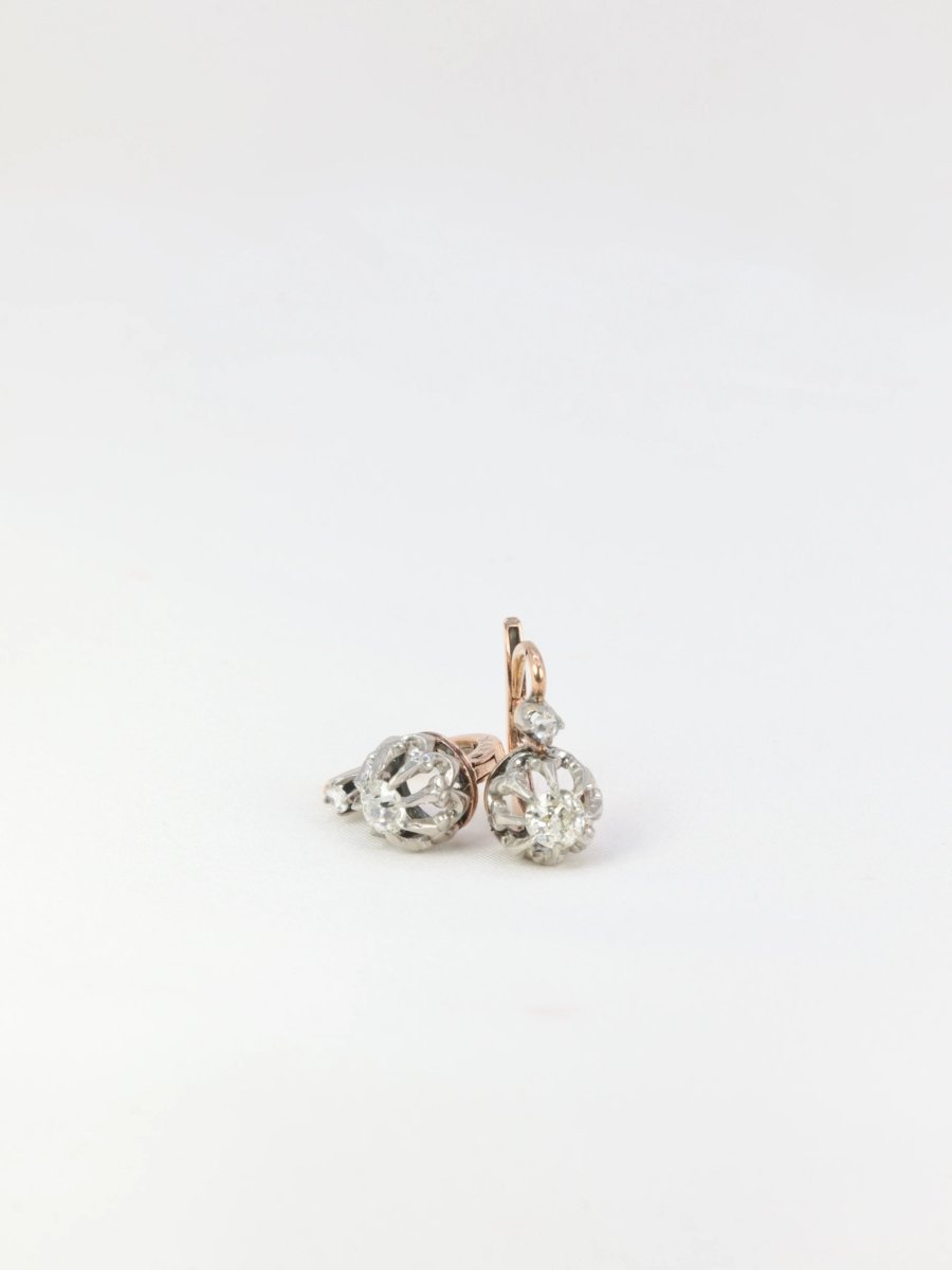 Boucles d’oreilles dormeuses anciennes en or et diamants - Castafiore