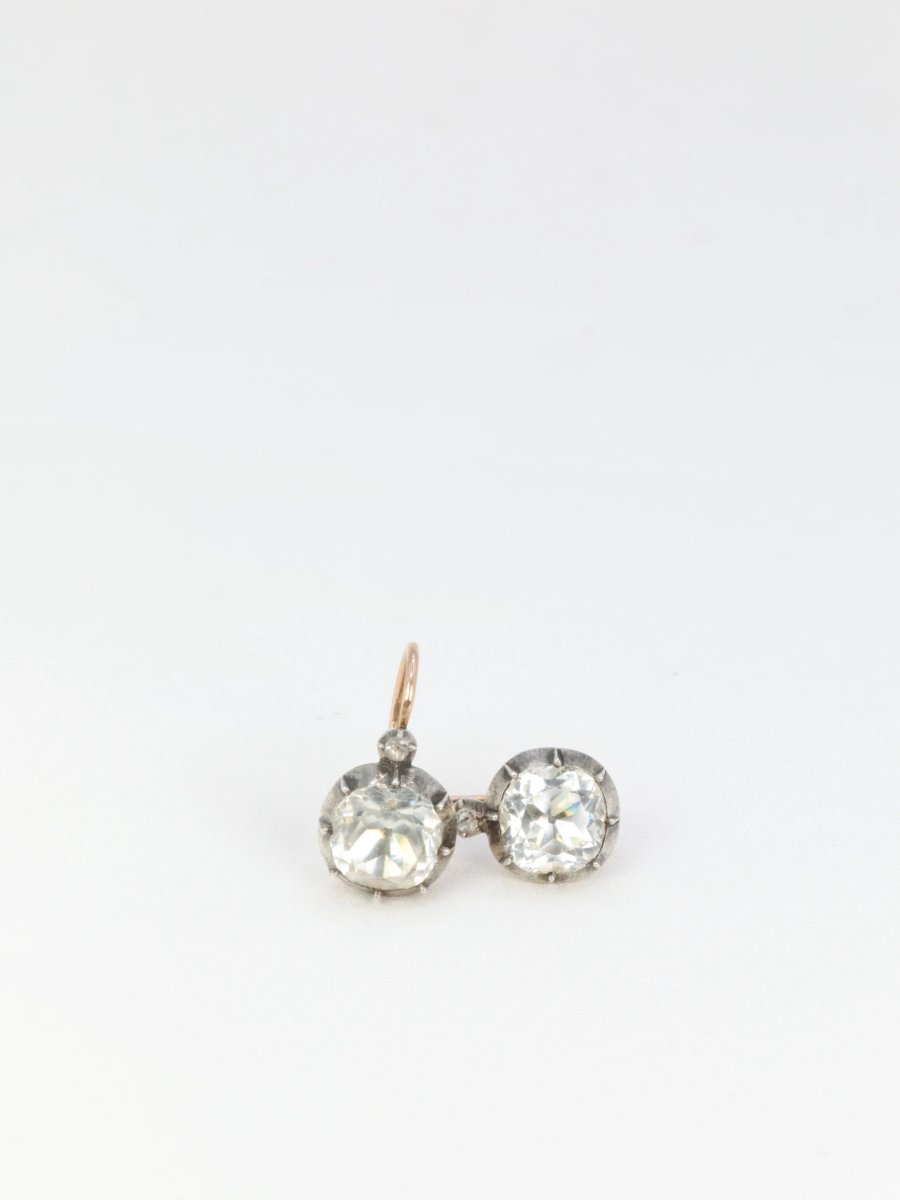 Boucles d’oreilles dormeuses anciennes en or et pierres du Rhin - Castafiore