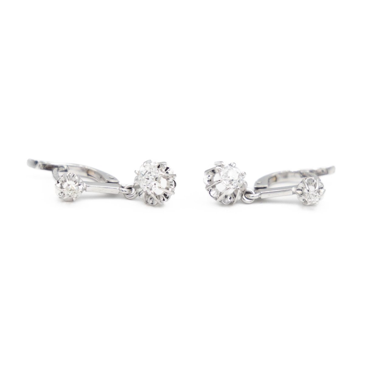 Boucles d'oreilles Dormeuses en or blanc et diamants - Castafiore