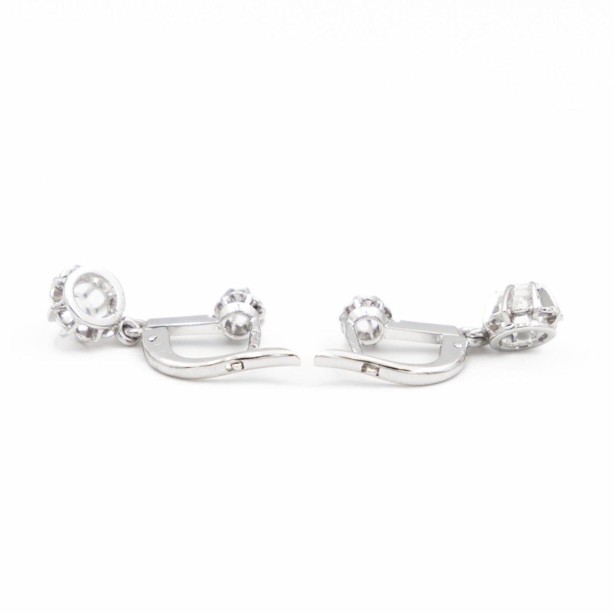 Boucles d'oreilles Dormeuses en or blanc et diamants - Castafiore