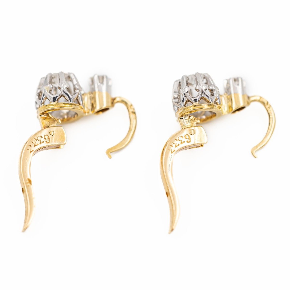 Boucles d'oreilles Dormeuses en or jaune et diamants - Castafiore