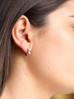 Boucles d'oreilles Dormeuses en or jaune et diamants - Castafiore
