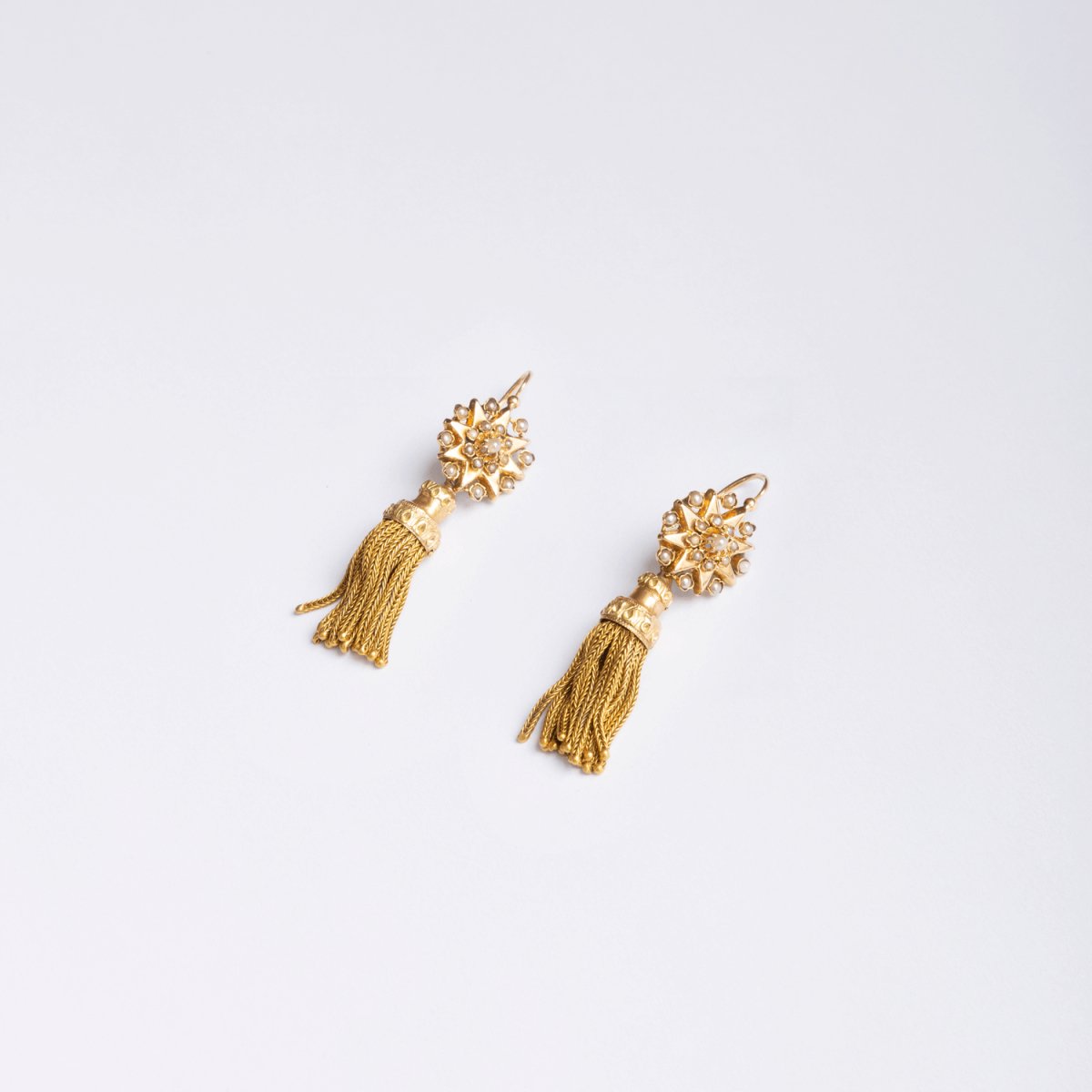 Boucles d'oreilles Dormeuses en or jaune et en perles - Castafiore