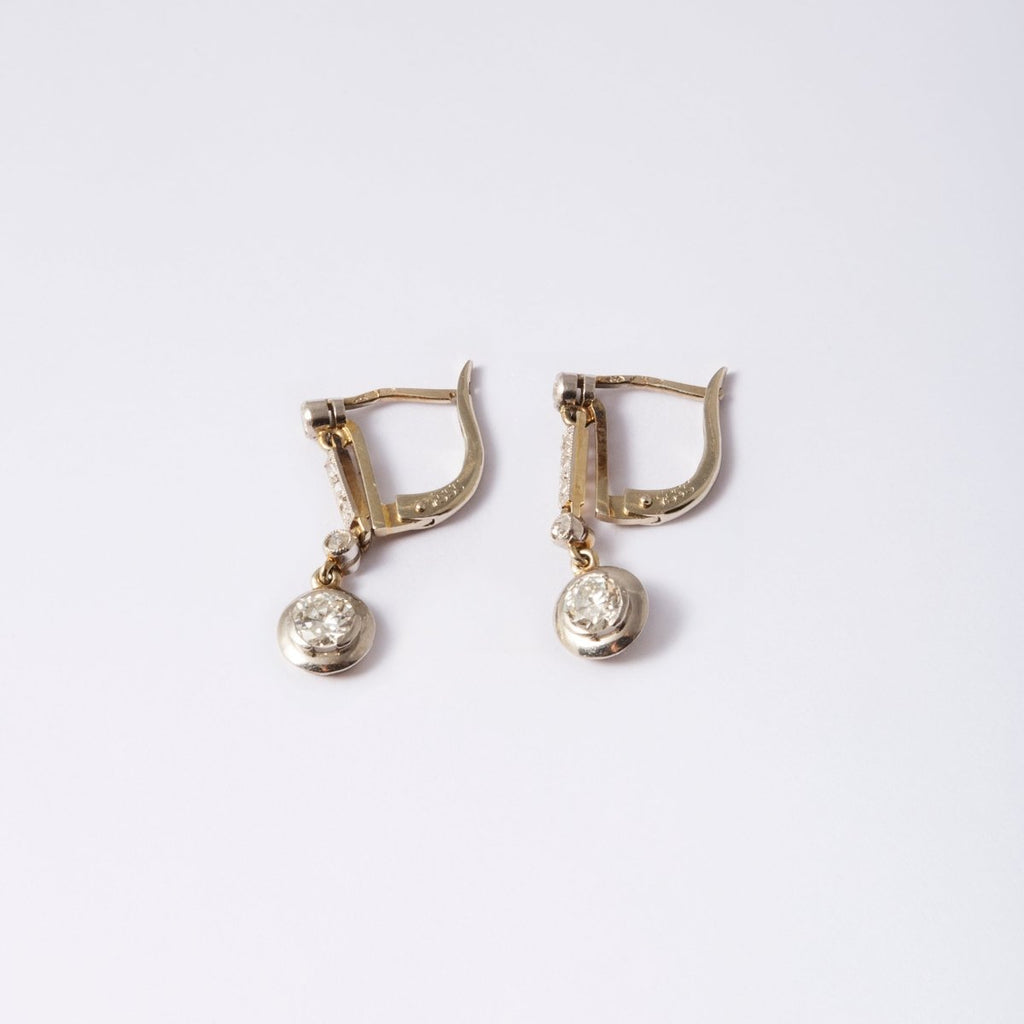 Boucles d'oreilles Dormeuses en platine, or blanc et diamant - Castafiore