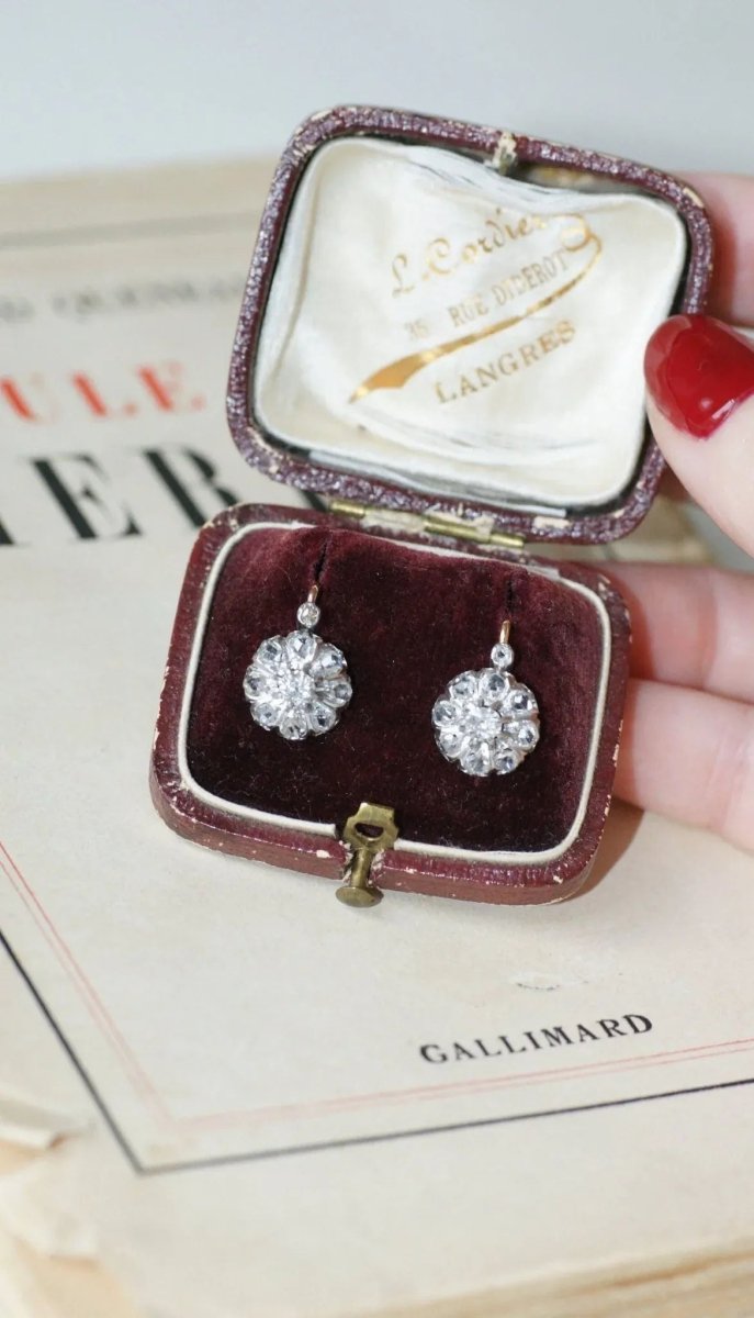 Boucles d'oreilles Dormeuses marguerite diamants - Castafiore