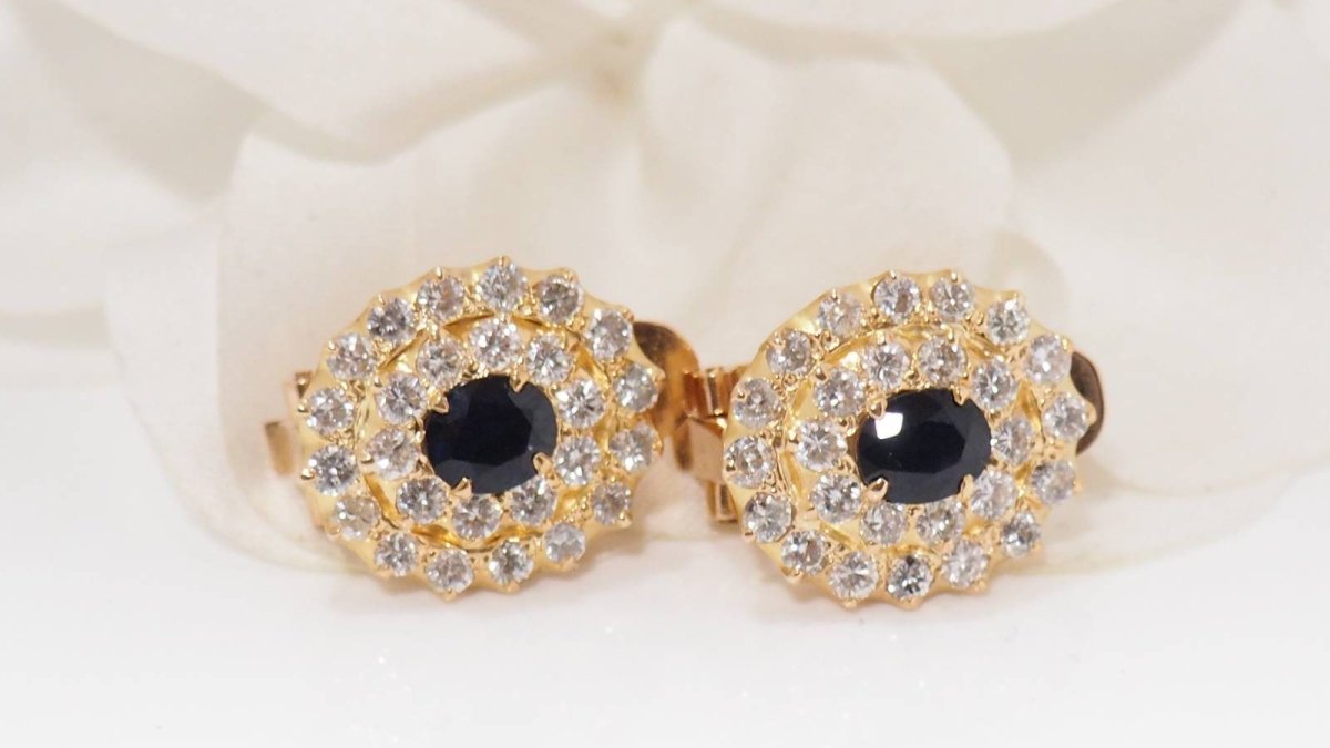 Boucles d'oreilles double entourage en or jaune, saphirs et diamants - Castafiore