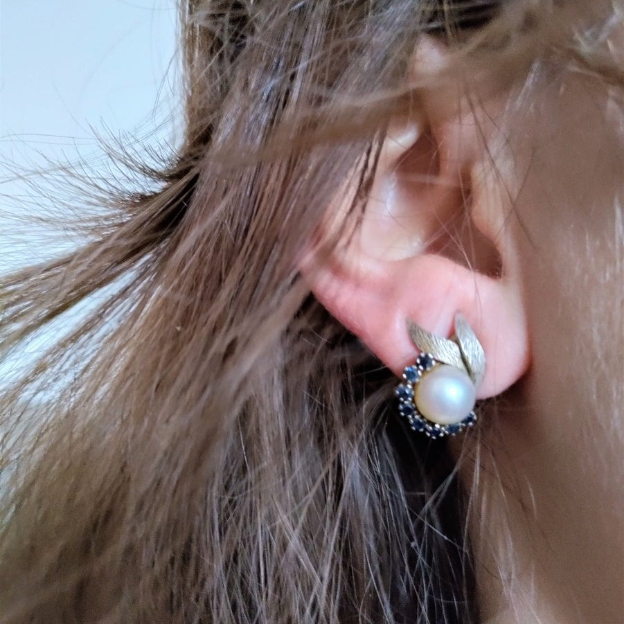 Boucles d'oreilles en or blanc et perle et saphirs - Castafiore