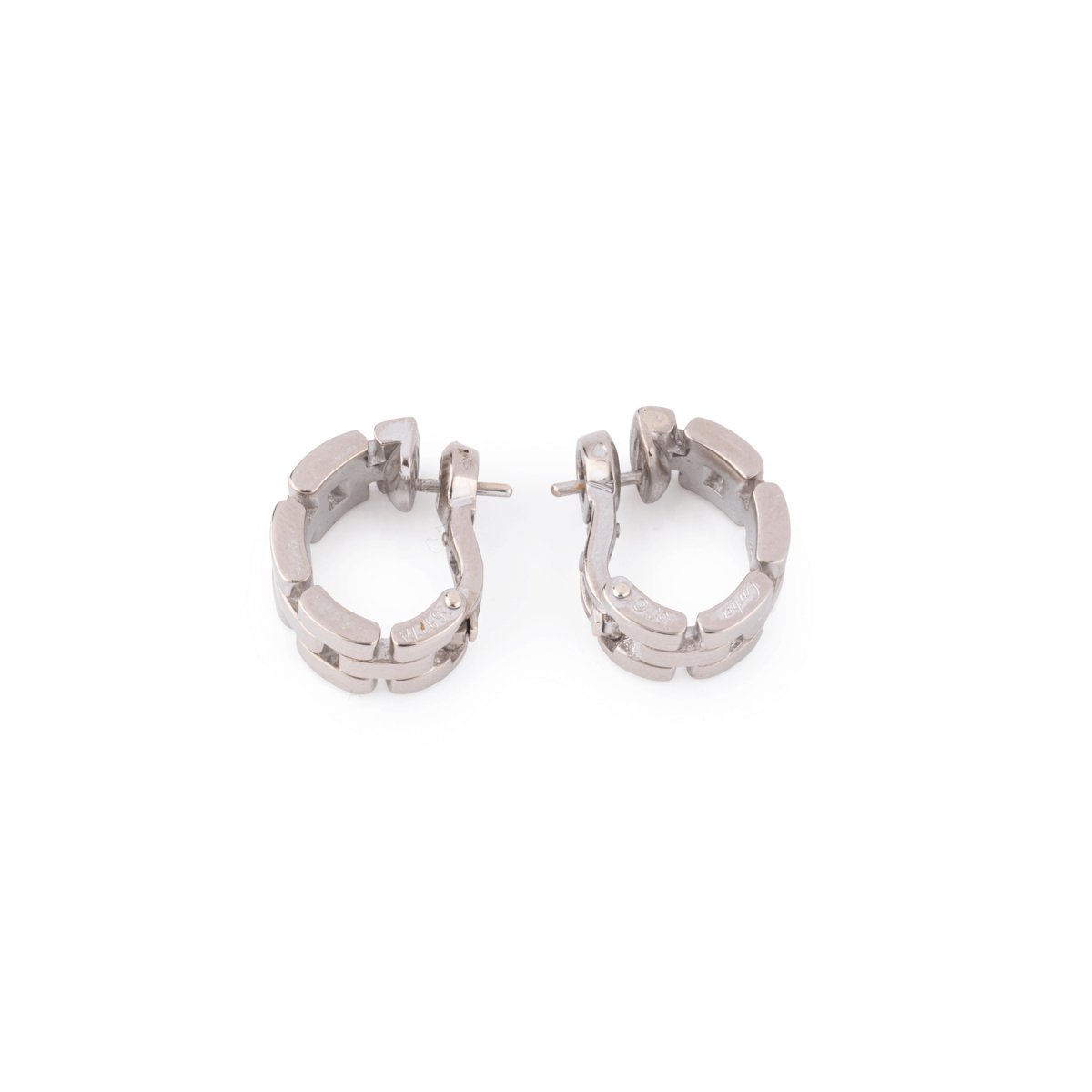 Boucles d'oreilles en or gris, mailles panthère CARTIER - Castafiore