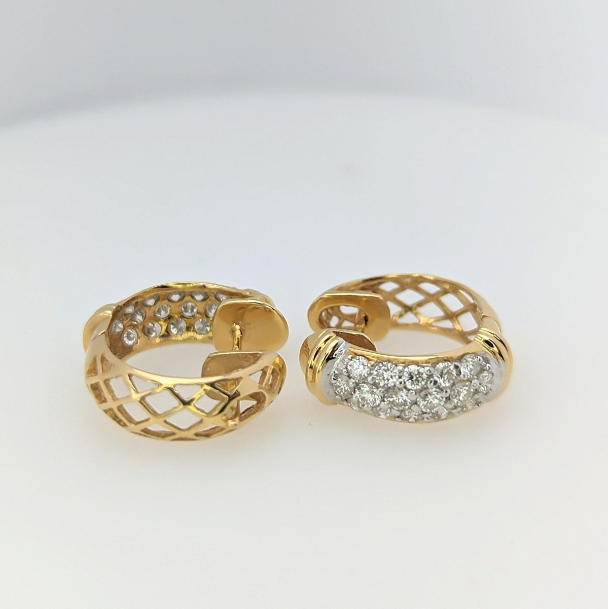 Boucles d'oreilles en or jaune et diamants - Castafiore