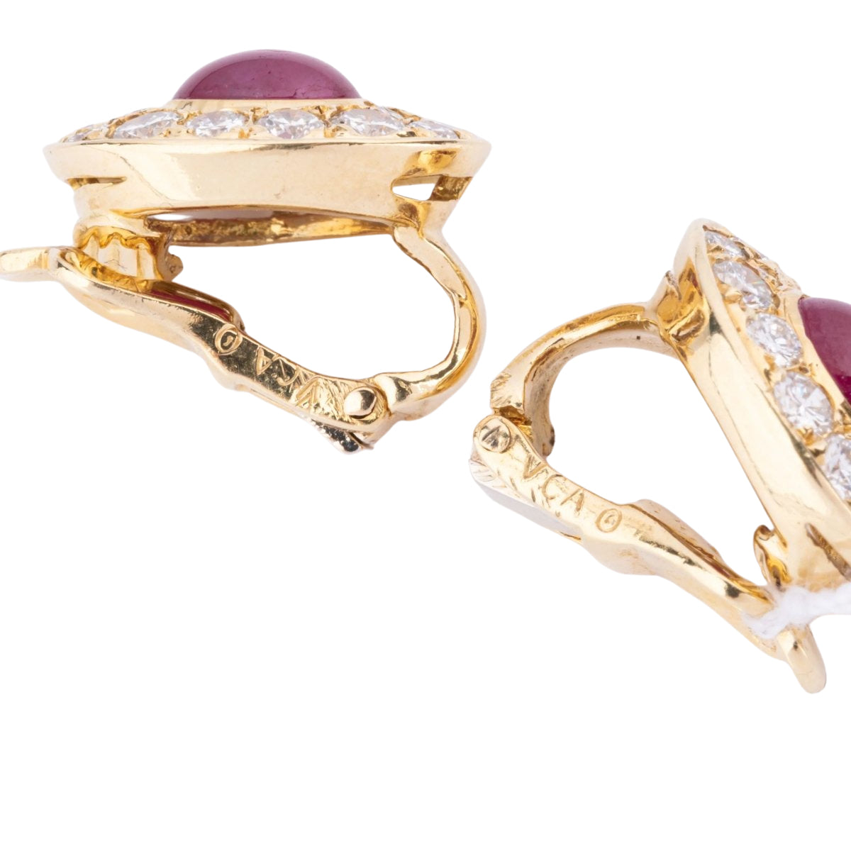 Boucles d'oreilles en rubis et diamants de la maison Van Cleef and Arpels - Castafiore