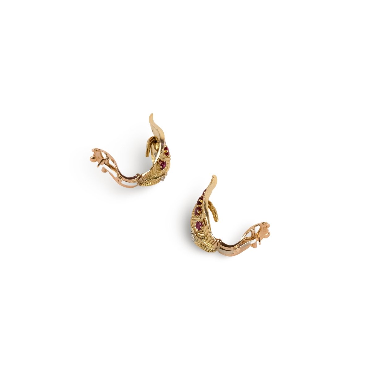 Boucles d'oreilles "Feuillage" VAN CLEEF & ARPELS en or jaune, rubis et diamants - Castafiore
