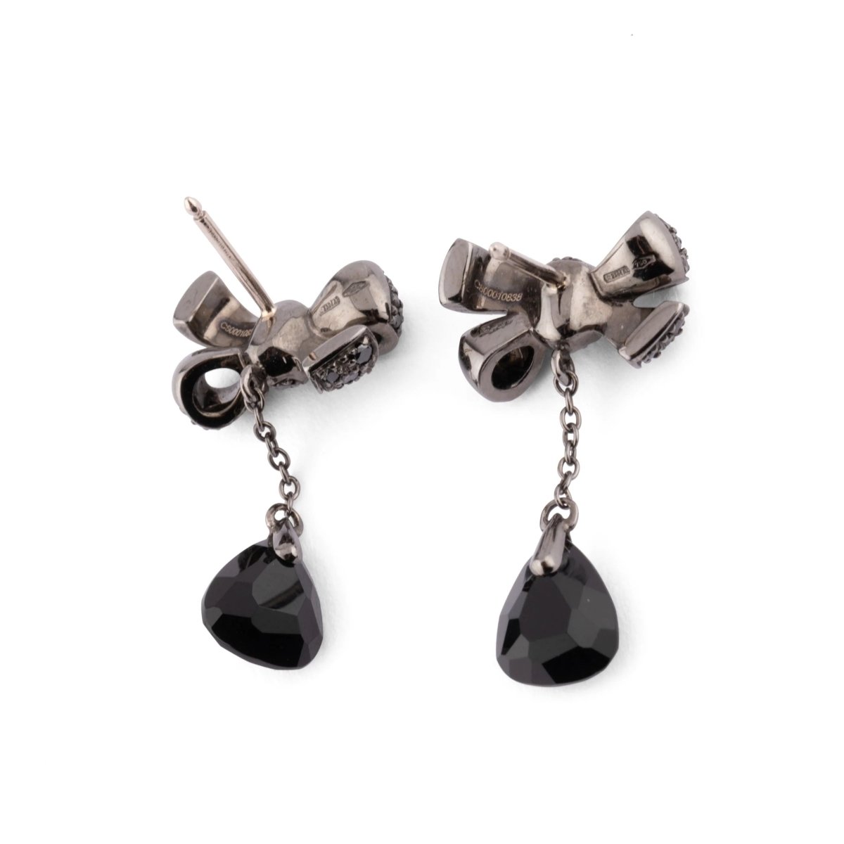 Boucles d'oreilles nœuds Pomellato modèle forever en or gris noirci et onyx - Castafiore