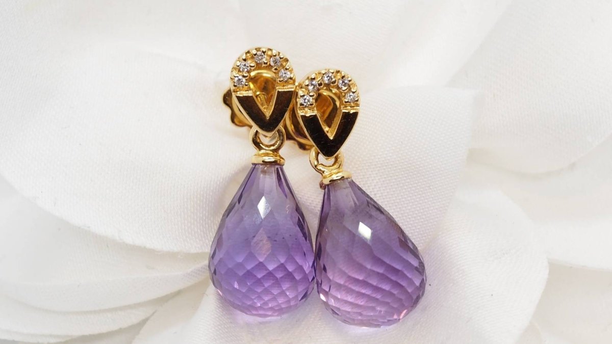 Boucles d'oreilles Pendantes en or jaune, améthystes et diamants - Castafiore