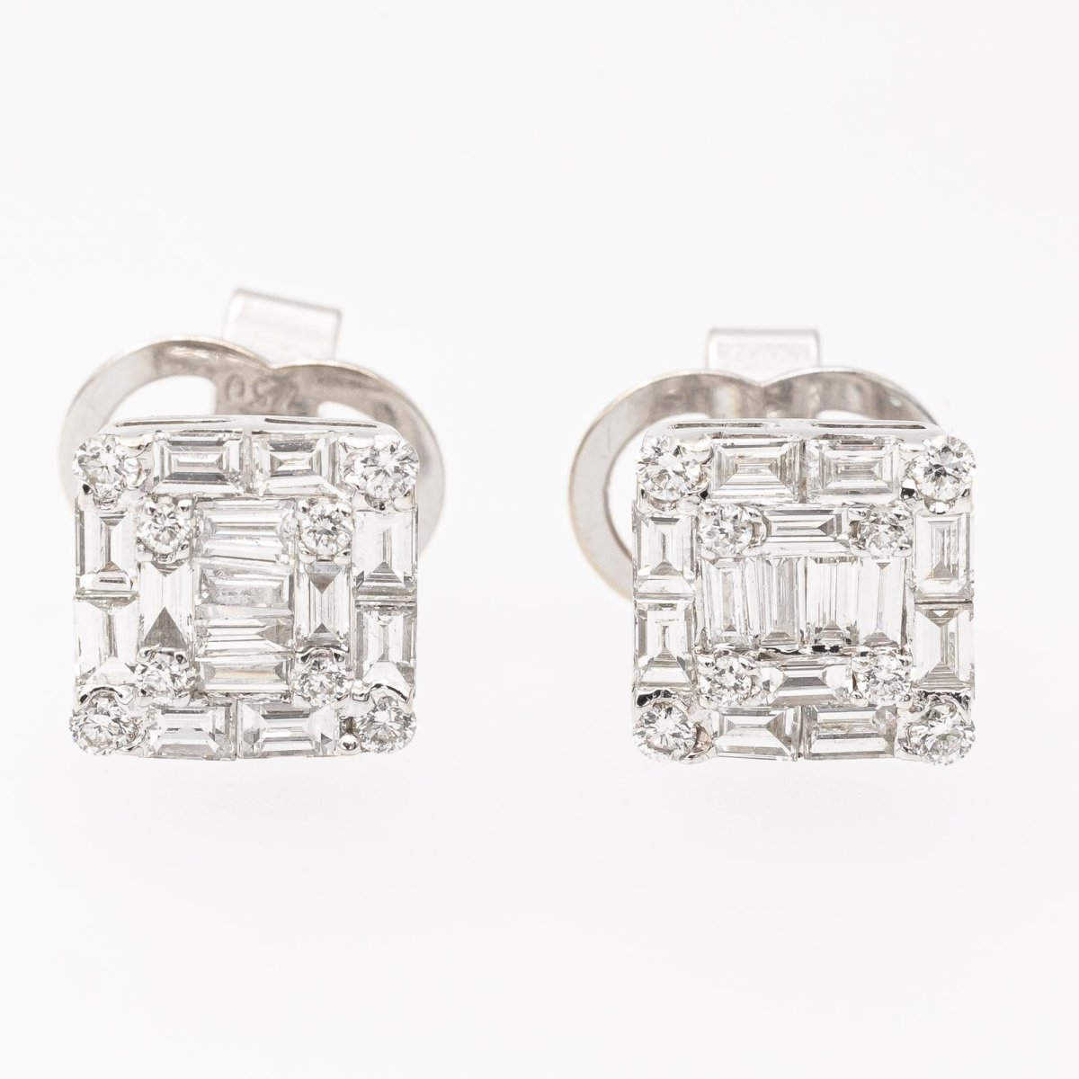 Boucles d'oreilles Puces en or blanc et diamants - Castafiore