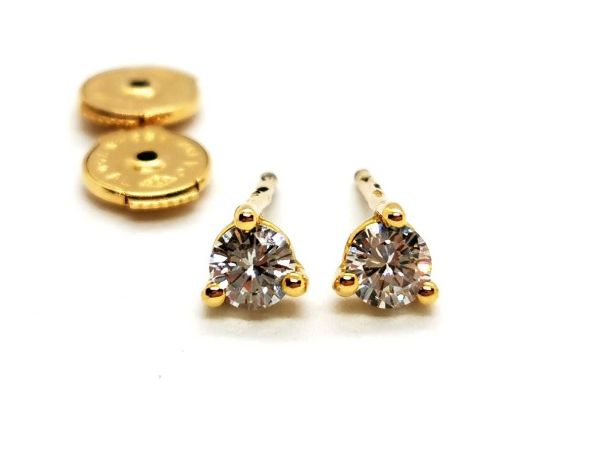 Boucles d'oreilles Puces en or jaune et diamants - Castafiore