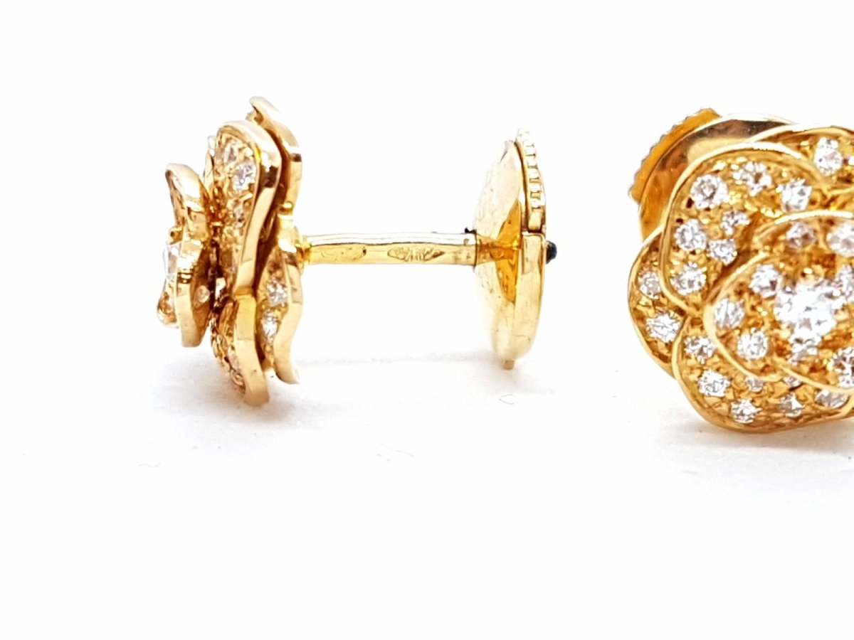 Boucles d'oreilles Puces fleur en or rose et diamants - Castafiore