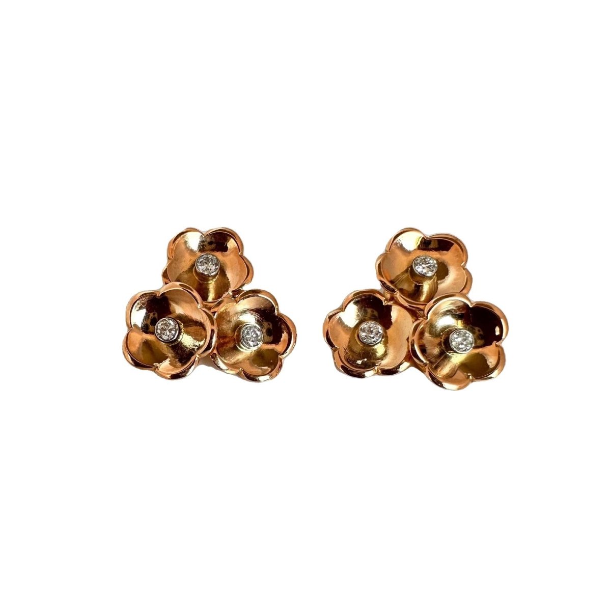 Boucles d'oreilles "trois fleurs" en or rose et diamants - Castafiore
