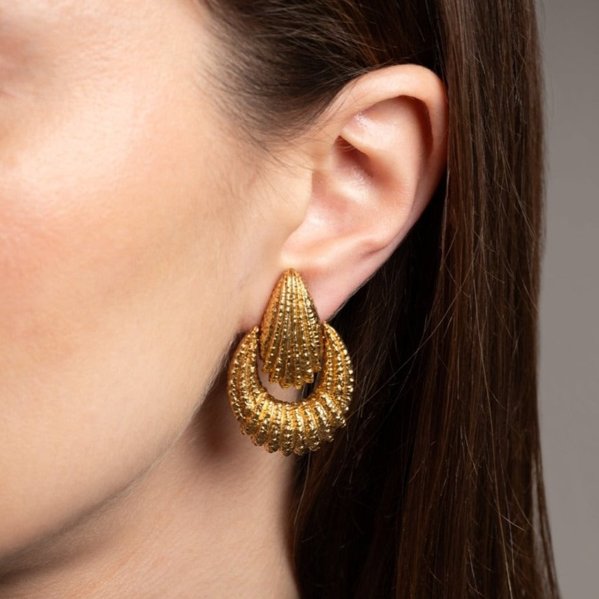 Boucles d'oreilles VAN CLEEF & ARPELS en or jaune - Castafiore