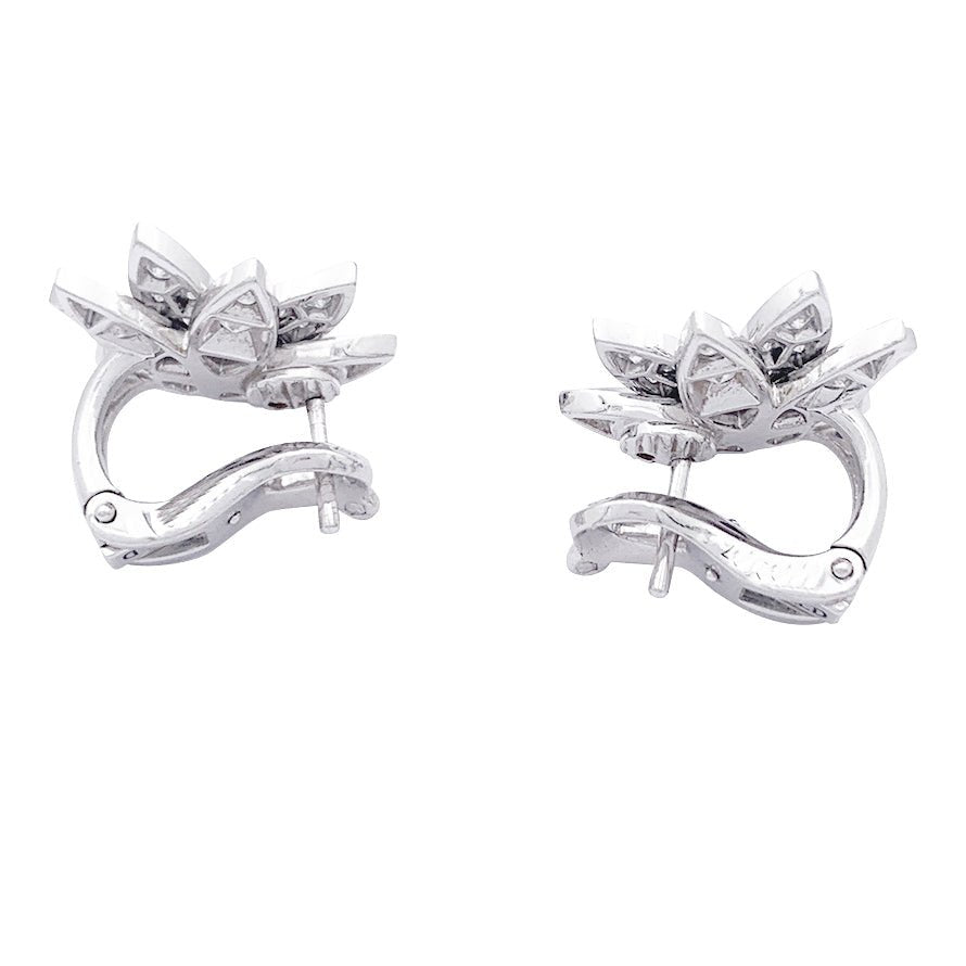 Boucles d'oreilles VAN CLEEF & ARPELS "Lotus" or blanc, diamants - Castafiore