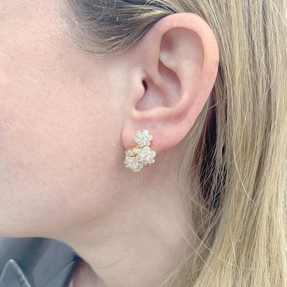 Boucles d'oreilles VAN CLEEF & ARPELS "Snowflake" or jaune, diamants - Castafiore