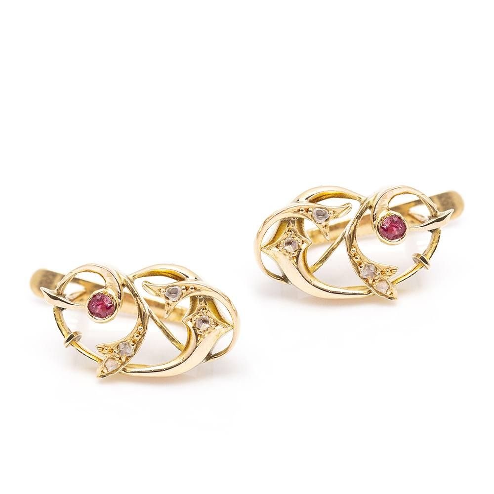 Boucles d'oreilles VINGT en or, diamants et rubis. Deuxième main - Castafiore