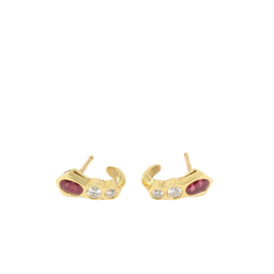 Boucles d’oreilles vintage en or jaune, diamants et rubis - Castafiore