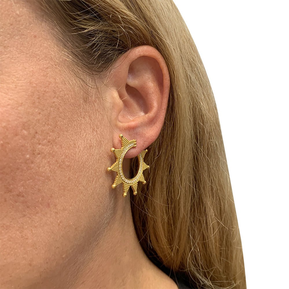 Boucles d'oreilles Zolotas, "Helios" en or jaune et diamants - Castafiore