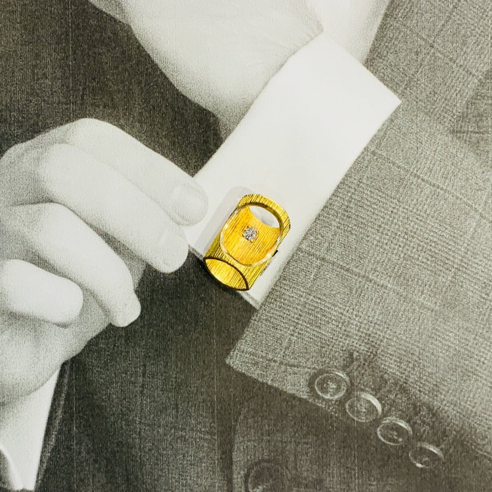 Boutons de manchettes "bambou" en or jaune et diamants, 1970 - Castafiore
