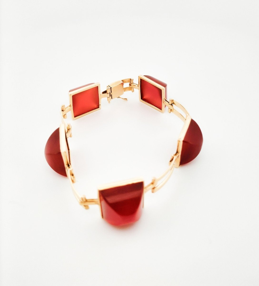 Bracelet articulé en or jaune et cornaline en pain de sucre - Castafiore