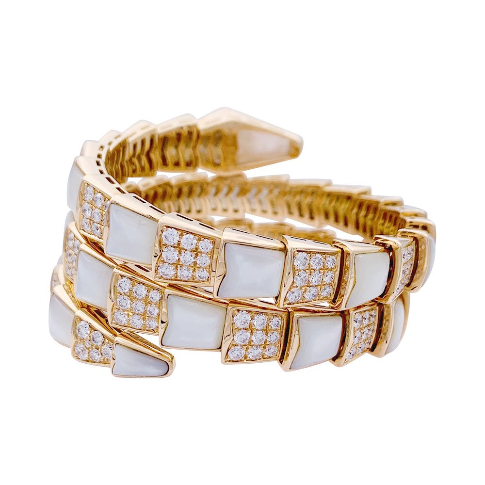 Bracelet BULGARI "Serpenti Viper" en or rose, nacre et diamants - Castafiore