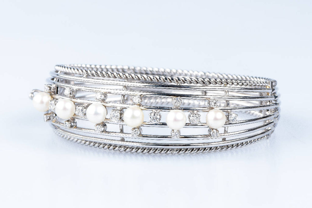 Bracelet demi-jonc perles diamants en or blanc 18 carats - Castafiore