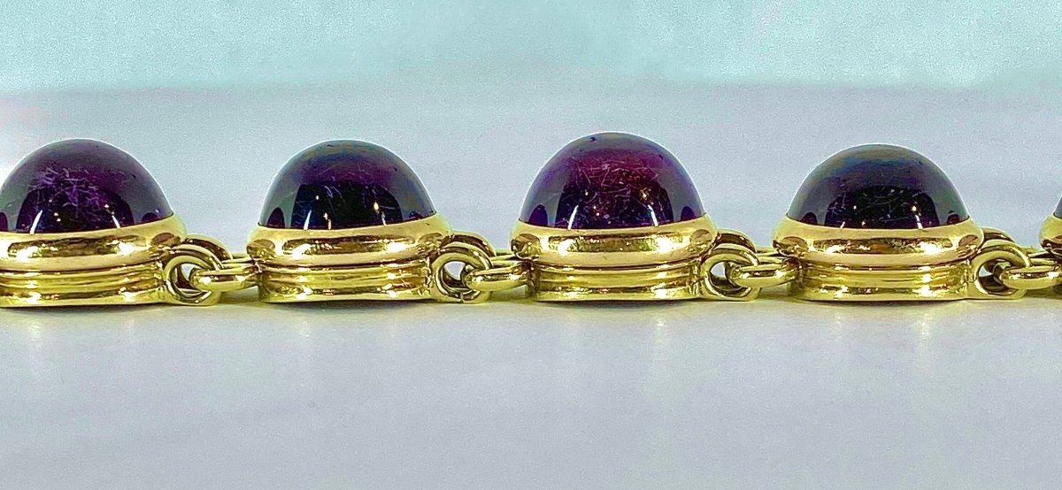 Bracelet en or 18 carats orné de 9 améthystes en cabochon - Castafiore